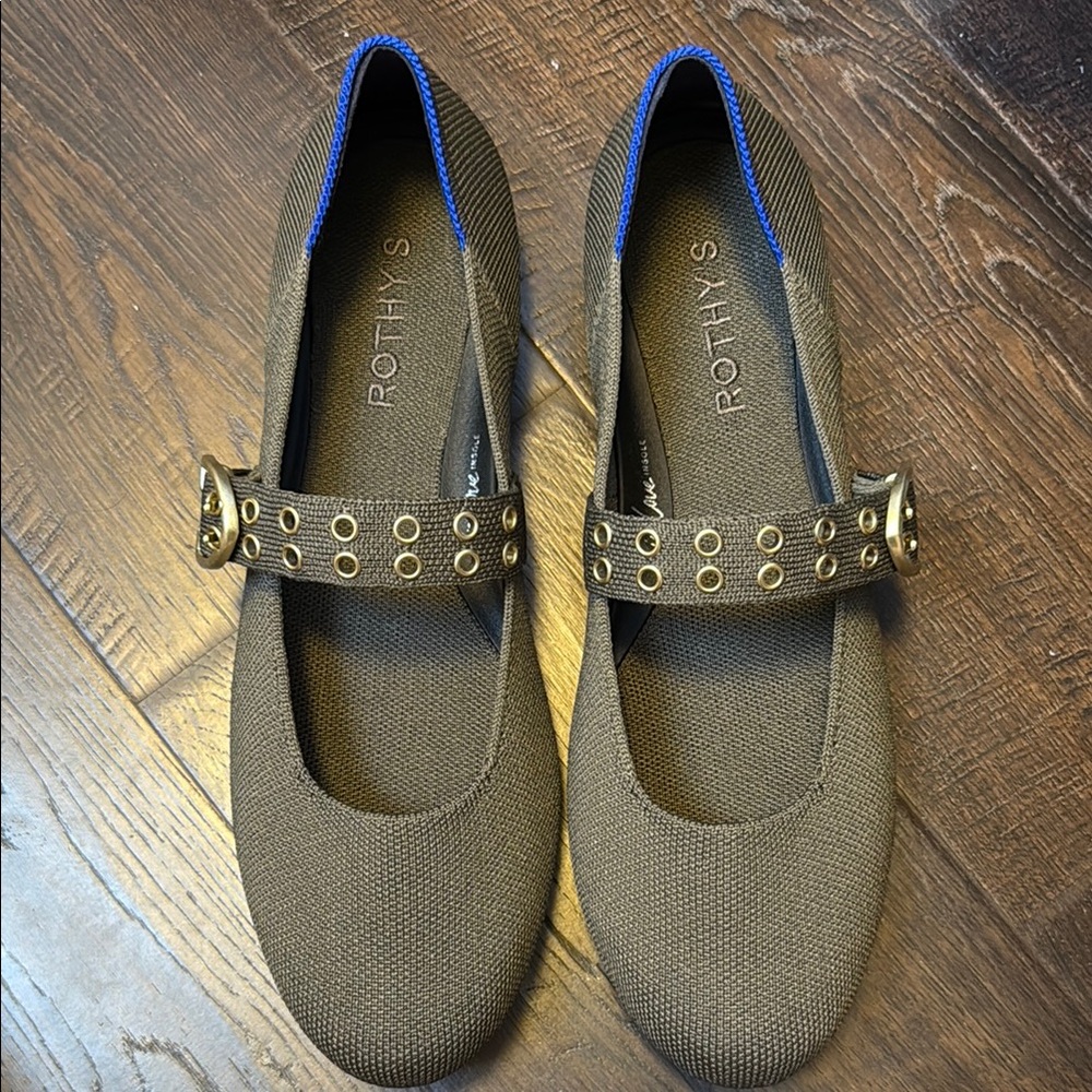 NWOT ROTHYS SAFARI GREEN BALLET MARY JANE